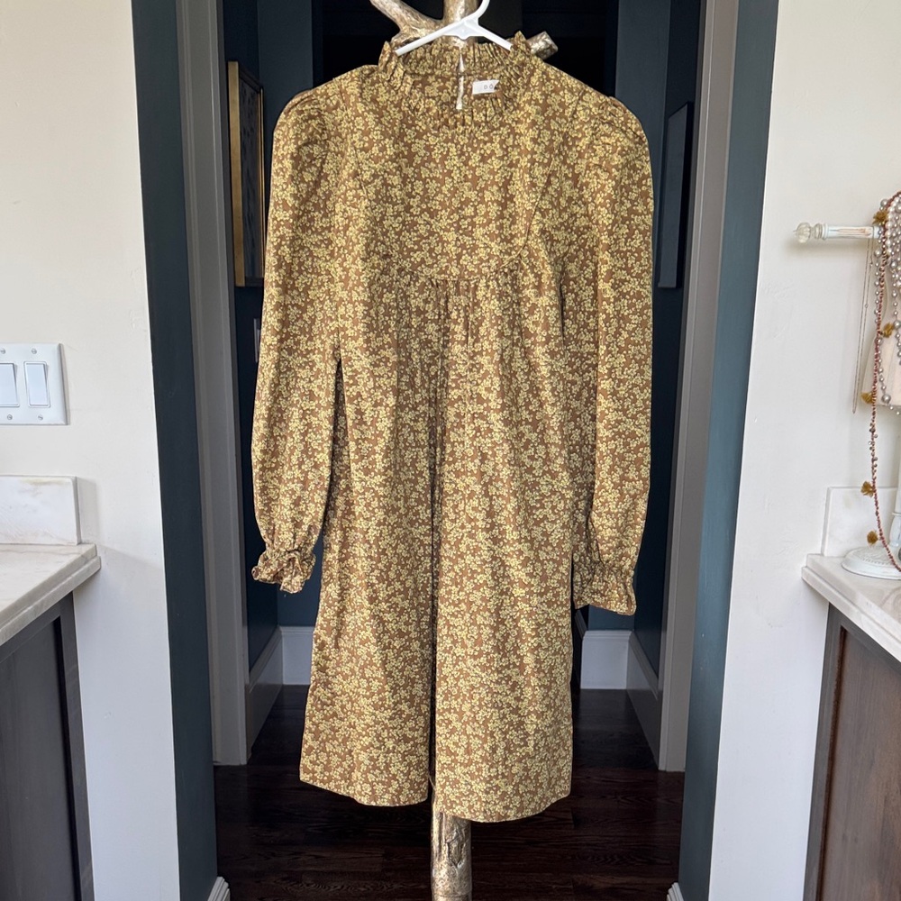 Doen Floral Long Sleeve Dress in Tan and Yellow